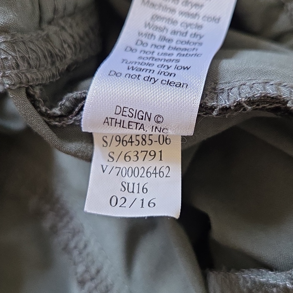 Athleta | Olive Green La Viva Capris Size 8 Pull On Drawstring Waist - Picture 8 of 8
